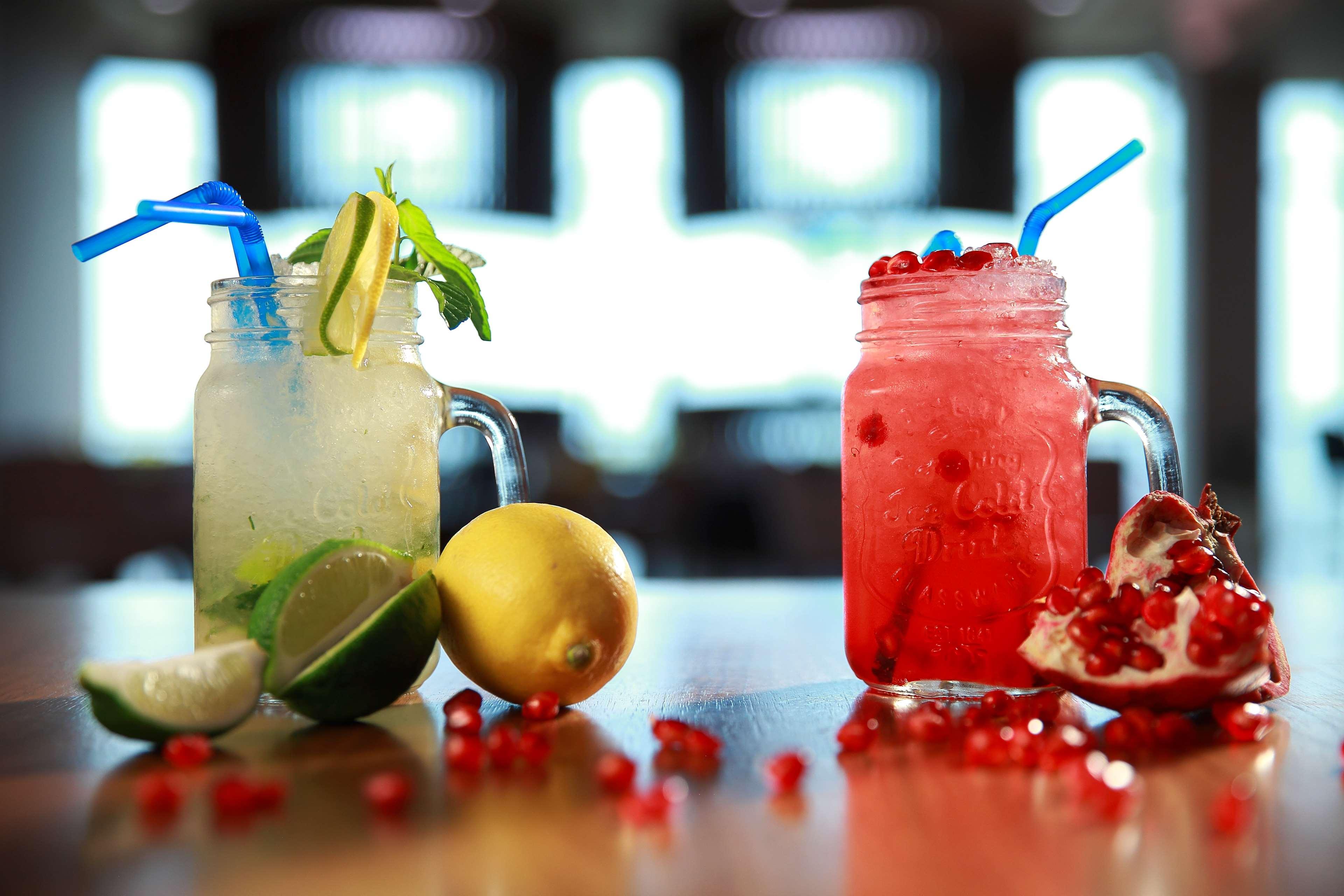 Radisson Blu Hotel Jerevan Eksteriør billede Non-alcoholic drinks