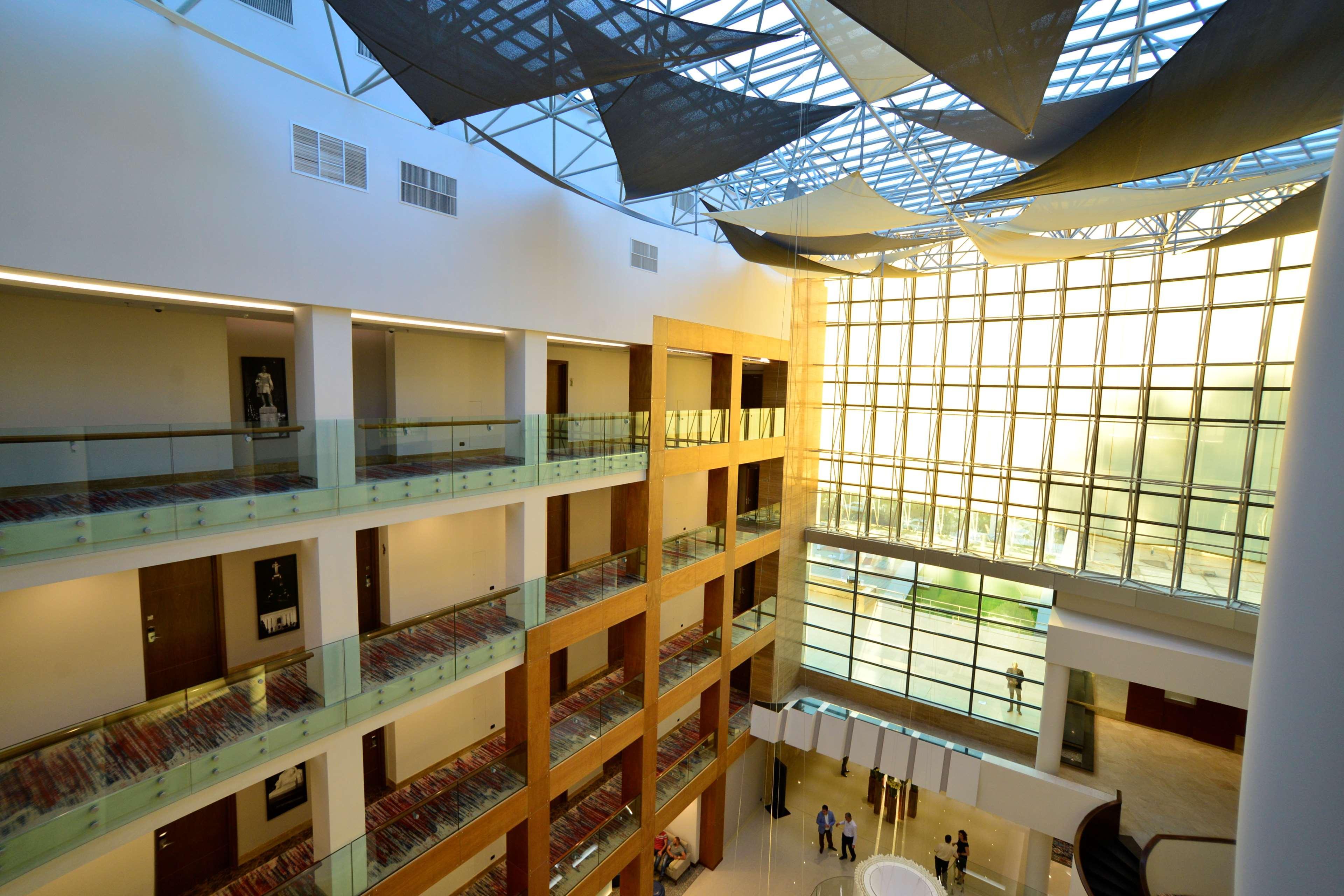 Radisson Blu Hotel Jerevan Eksteriør billede Interior of the hotel