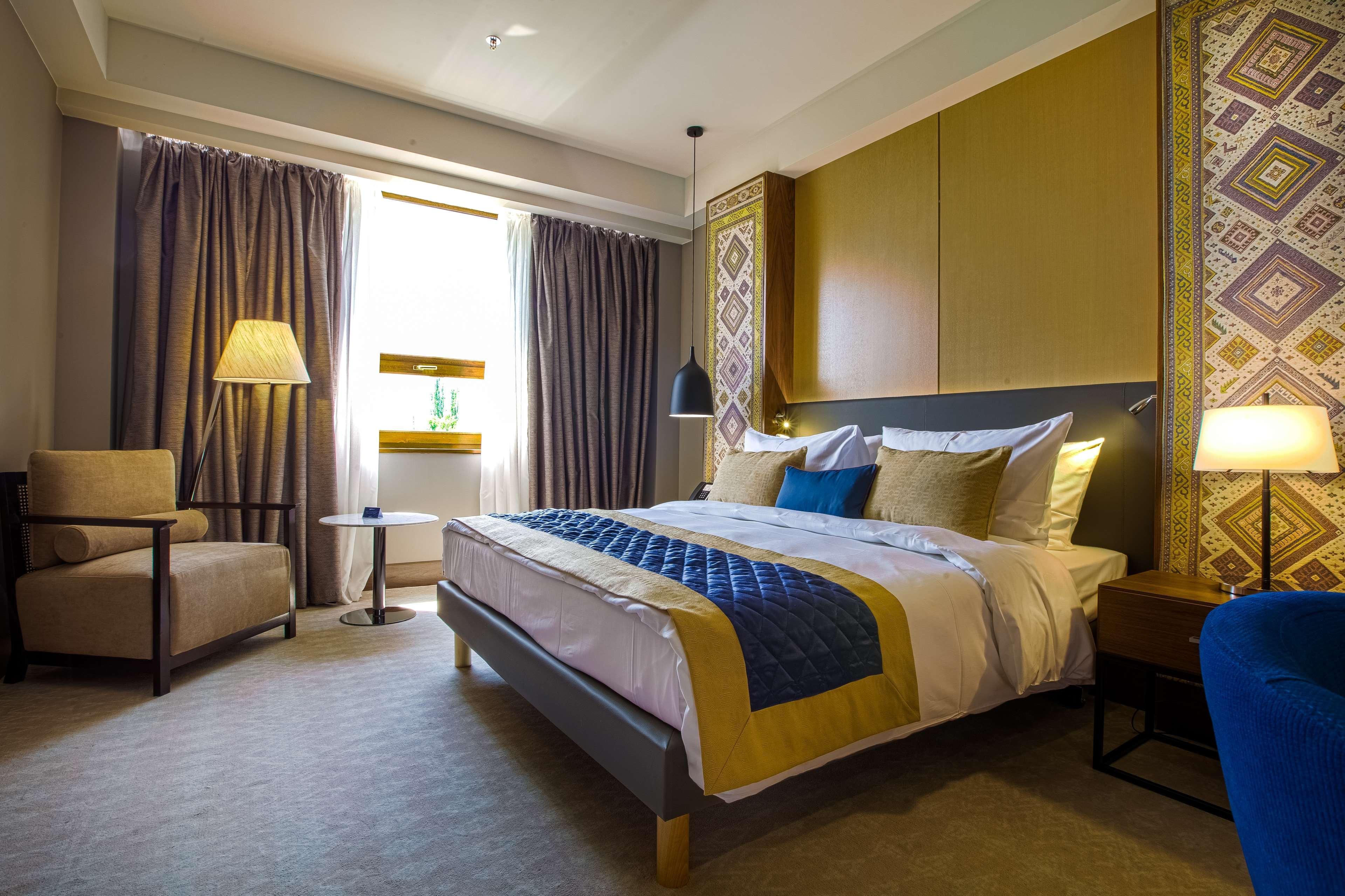 Radisson Blu Hotel Jerevan Eksteriør billede Deluxe Room