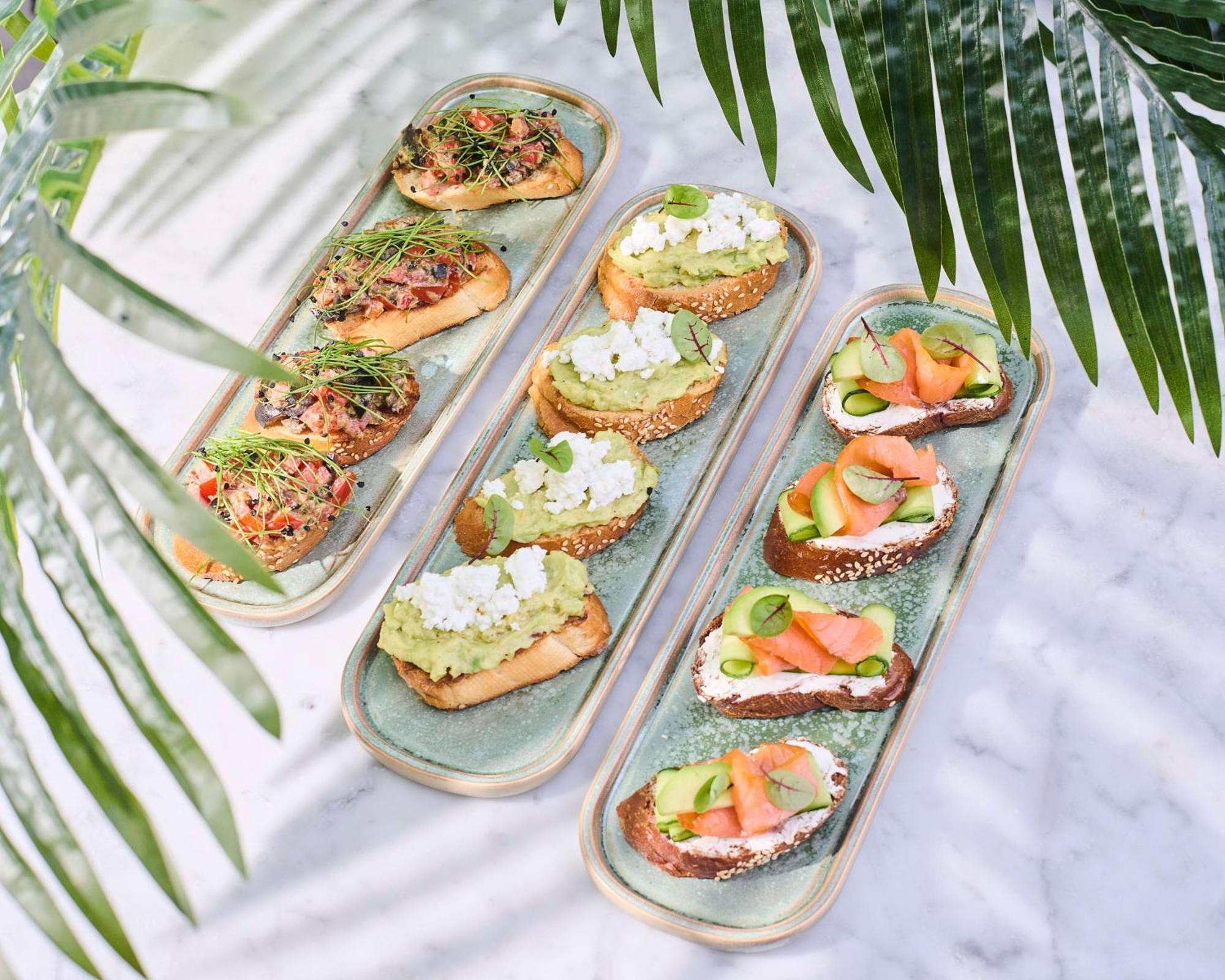Radisson Blu Hotel Jerevan Eksteriør billede Bruschetta
